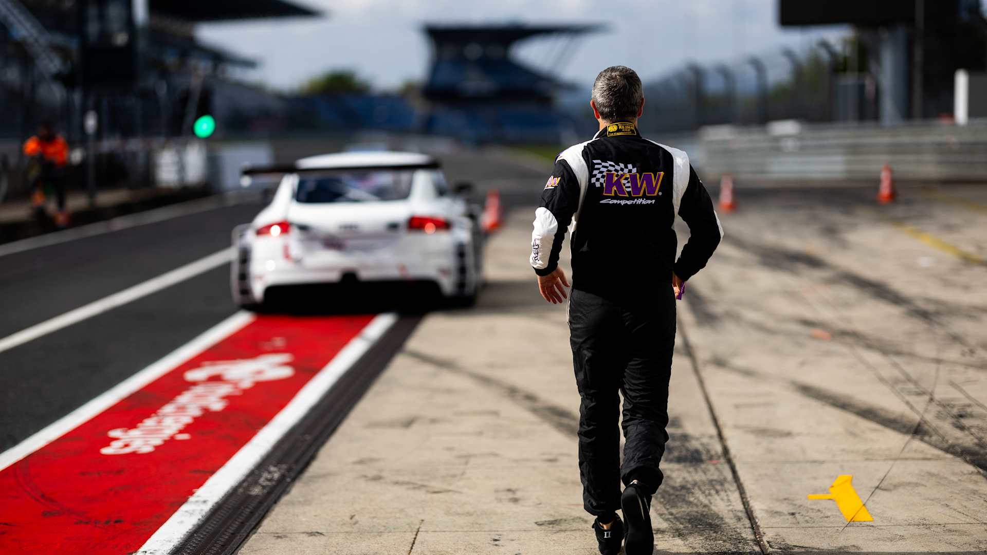 PO Track Performance > SF 1 > Header > IT Track Performance